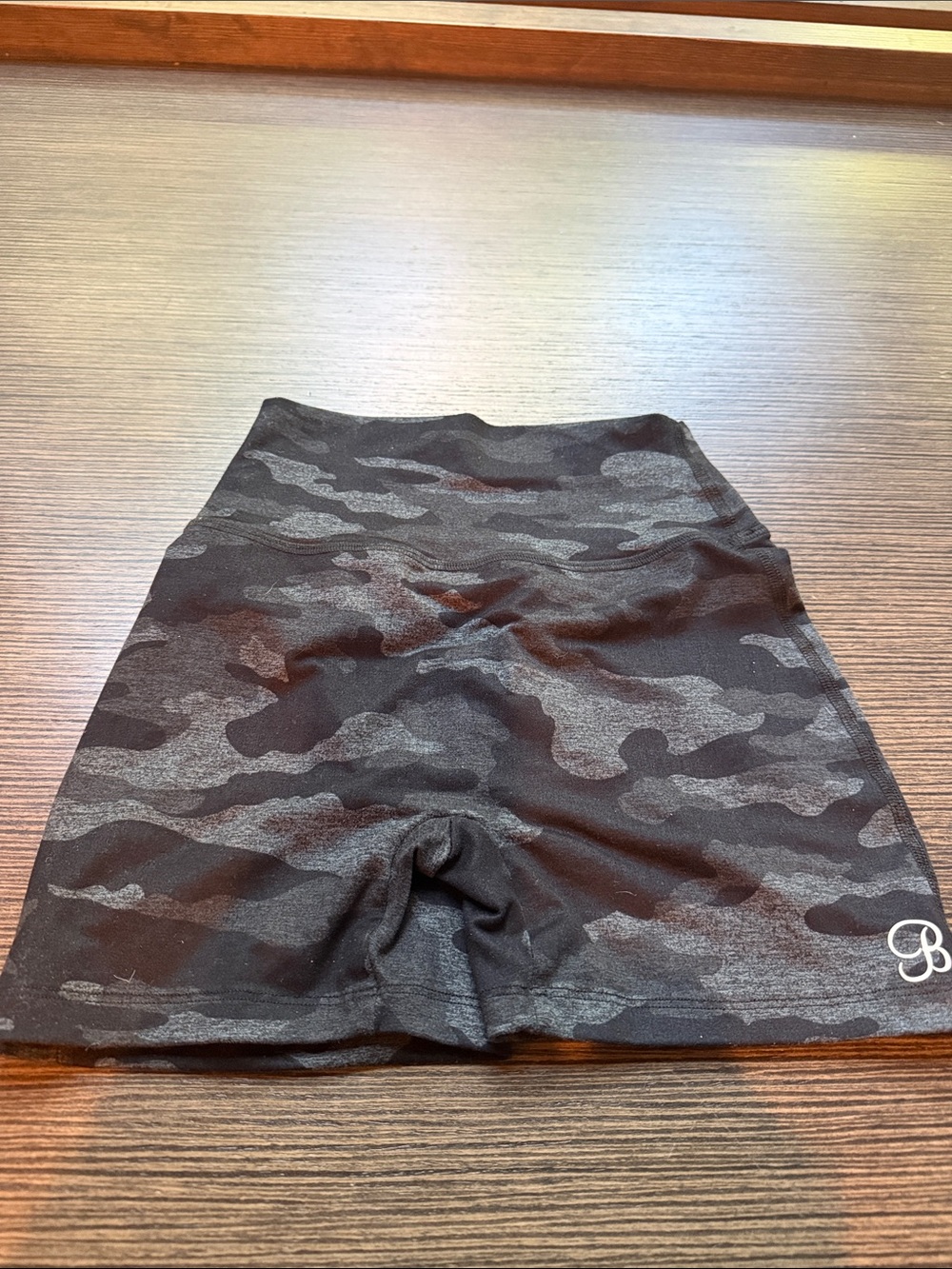 Bombshell sportswear Fit Camo High-Waist Scrunch Butt Shorts- size small